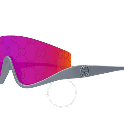 نظارات شمسية نسائية من غوتشي، بشعار أحمر