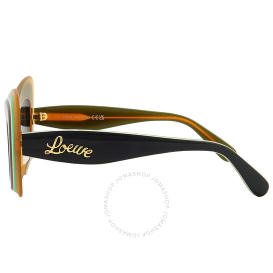 نظارات شمسية نسائية من Loewe بتصميم فراشة الدخان