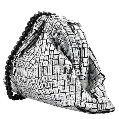 ماريا لا روزا، حقيبة ألعاب صغيرة فضية مغلفة بشريط