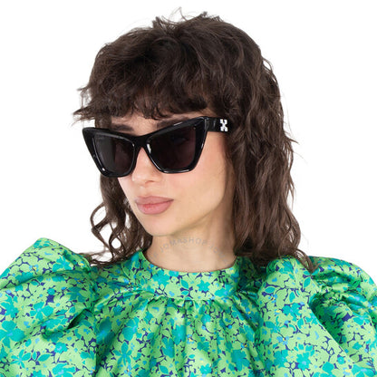 نظارة شمسية نسائية من إدوارد، باللون الرمادي الداكن، بتصميم عين القطة، باللون الأبيض العاجي