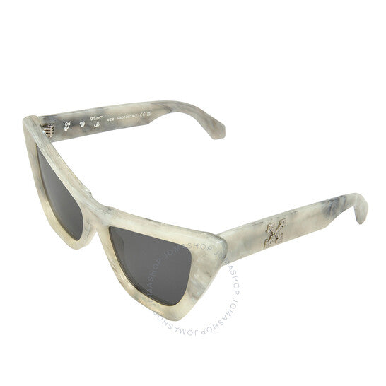 نظارة شمسية نسائية بتصميم عين القطة باللونين الأبيض والأسود من إدوارد جراي