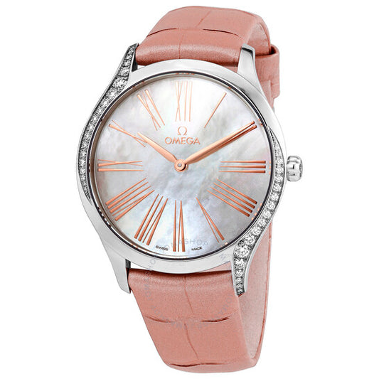 ساعة أوميغا دي فيل تريزور كوارتز ألماسية بيضاء بمينا من عرق اللؤلؤ للسيدات