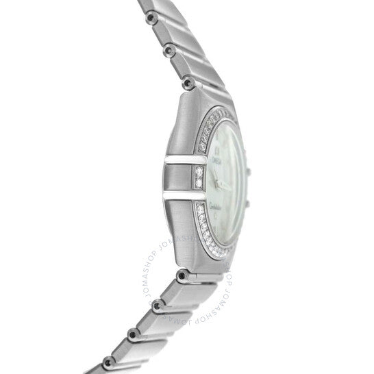 ساعة أوميغا النسائية بمينا من عرق اللؤلؤ