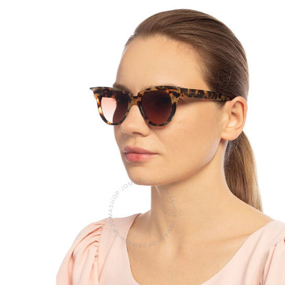 نظارة شمسية نسائية هندسية باللون البيج من فيليب بلين