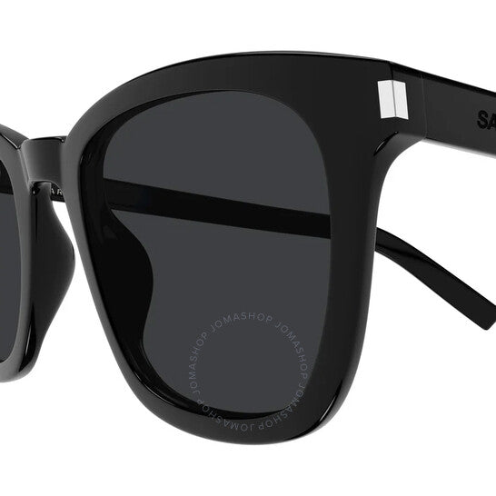 نظارة شمسية نسائية مربعة رمادية من سان لوران