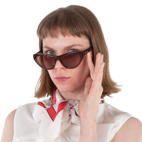 نظارات شمسية نسائية من فيراغامو، سلفاتوري، بنية اللون، بتصميم عين القطة