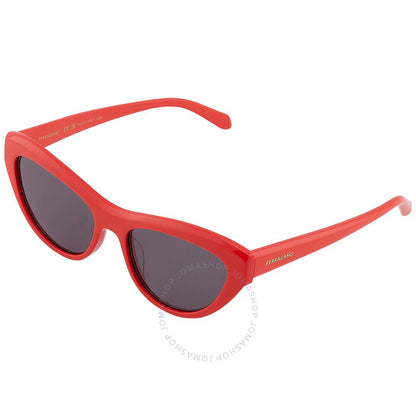 نظارات شمسية نسائية من فيراغامو، سلفاتوري، رمادية، بتصميم عين القطة