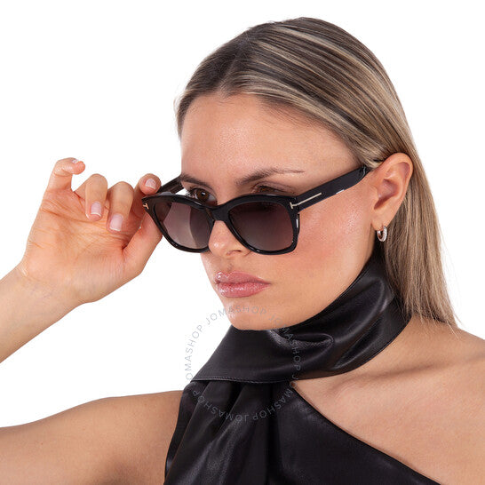 توم فورد، لورين، نظارة شمسية نسائية مستقطبة باللون البني بتصميم عين القطة