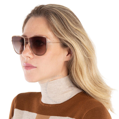 نظارات شمسية نسائية من توم فورد، تينا، بنية متدرجة، بتصميم عين القطة