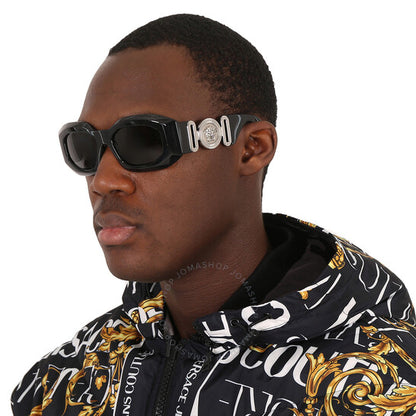 نظارة شمسية رجالية من فيرساتشي، رمادية داكنة غير منتظمة