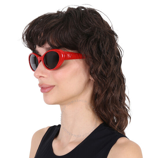 نظارة شمسية نسائية بيضاوية رمادية داكنة من فيرساتشي