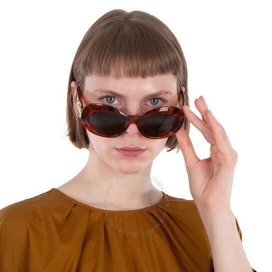 نظارة شمسية نسائية بيضاوية رمادية من فيرساتشي