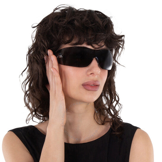 نظارة شمسية نسائية من فيرساتشي، رمادية اللون